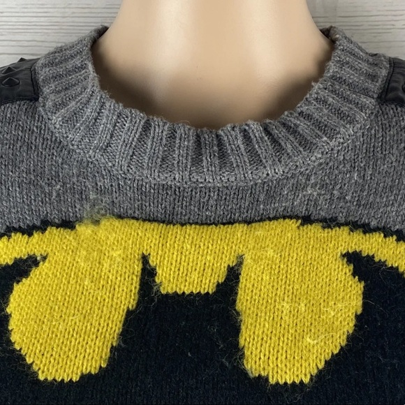 Forever 21 Batman Sweater - Picture 2 of 12